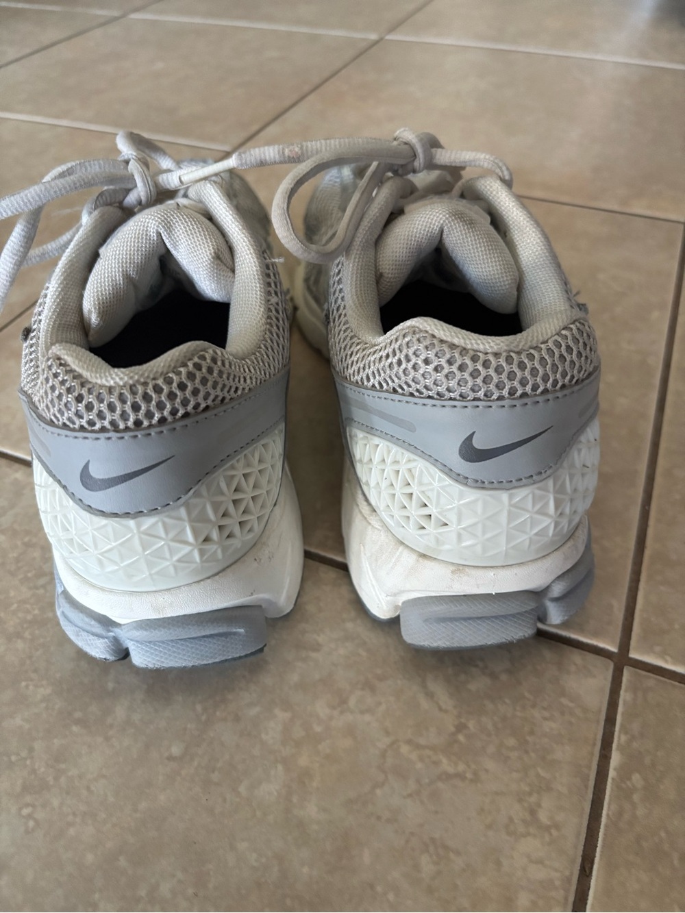 Nike Zoom Vomero Sneakers - Picture 7 of 10